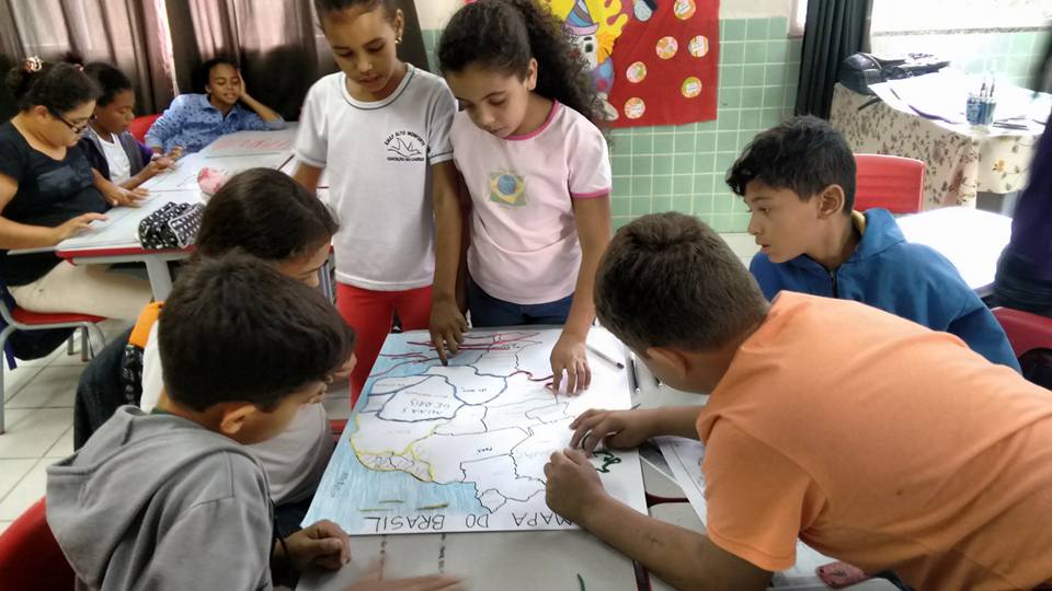 UMEF Alto Monforte trabalhando de forma diferente a educação sobre as regiões brasileiras