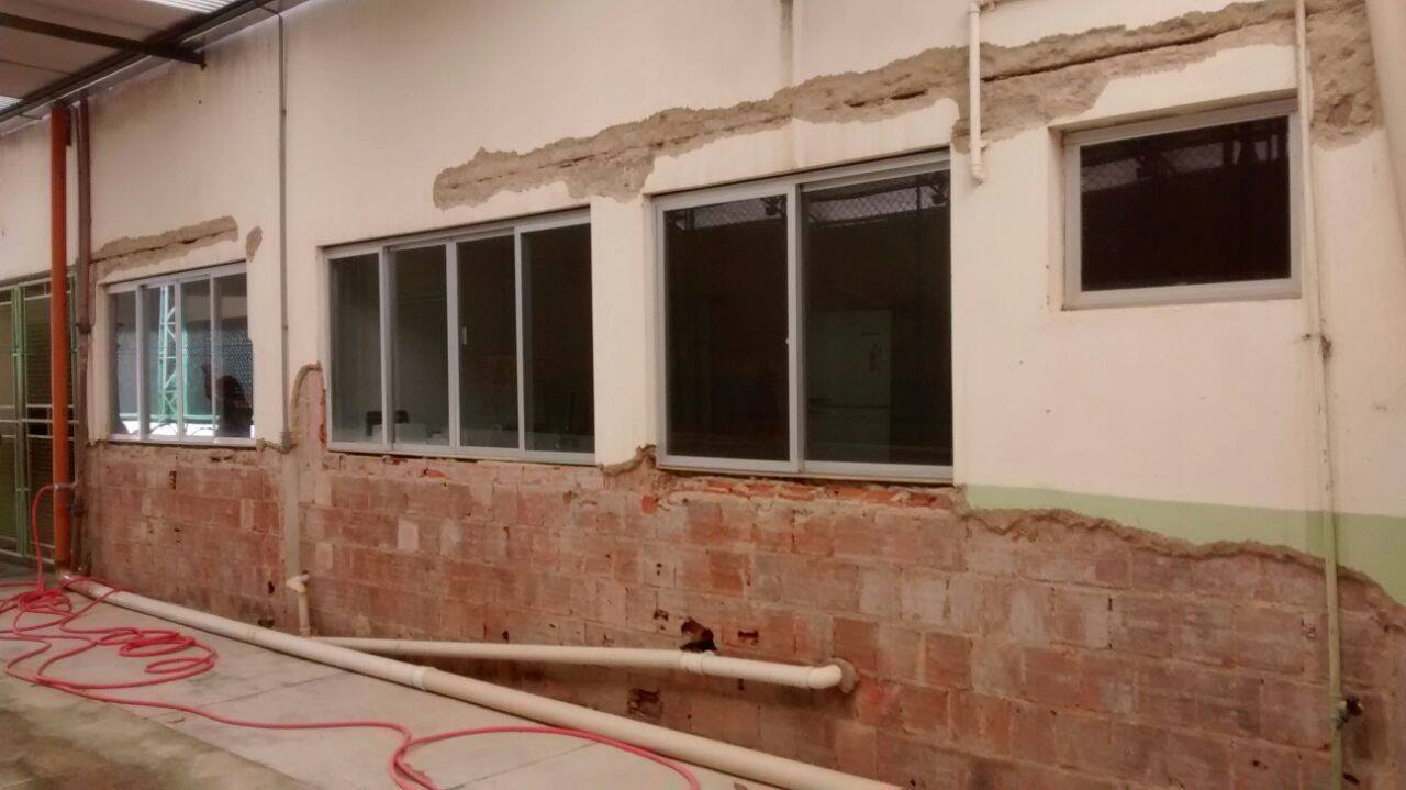 Escolas Municipais de Conceição do Castelo estão passando por serviços de regularização e reforma de suas estruturas
