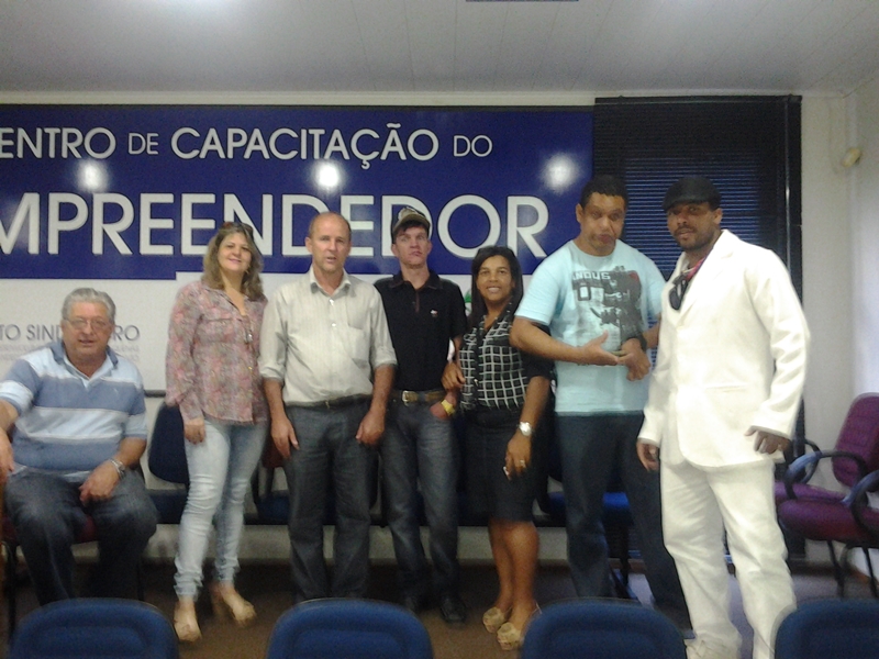 ACRCC – Associação de Catadores de Recicláveis de Conceição do Castelo receberam capacitação através do Instituto SINDIMICRO