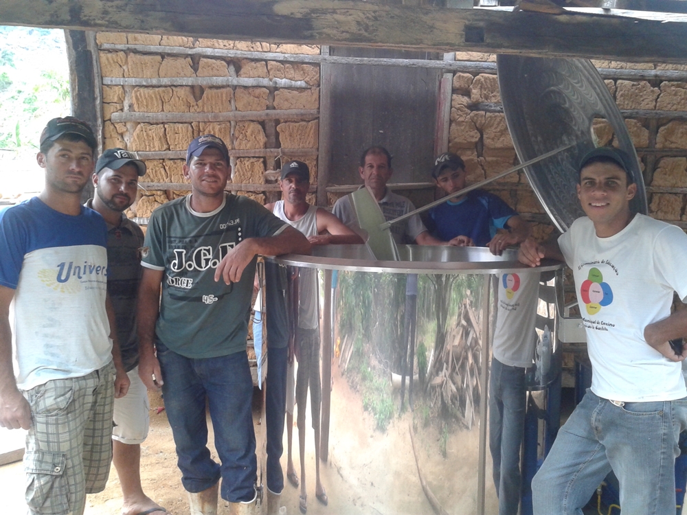 SMAMA entrega tanque resfriador de leite para produtores rurais de Monforte Frio
