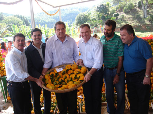 Festa da Fruta em Santa Luzia recebe presenças ilustres