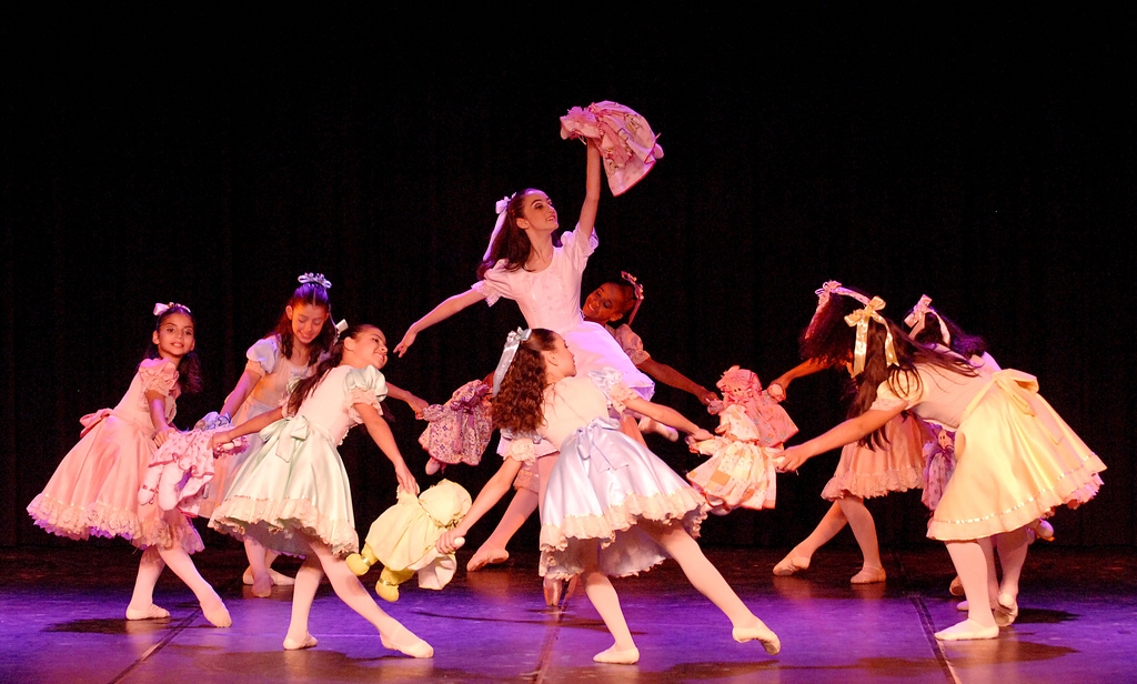 Grupo de Ballet apresenta o espetáculo “Um passeio pelo mundo artes” neste domingo, 23