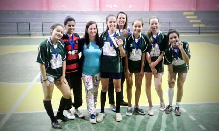 Neandertais é a Campeã do Campeonato Municipal  De Futsal Feminino Sub 14